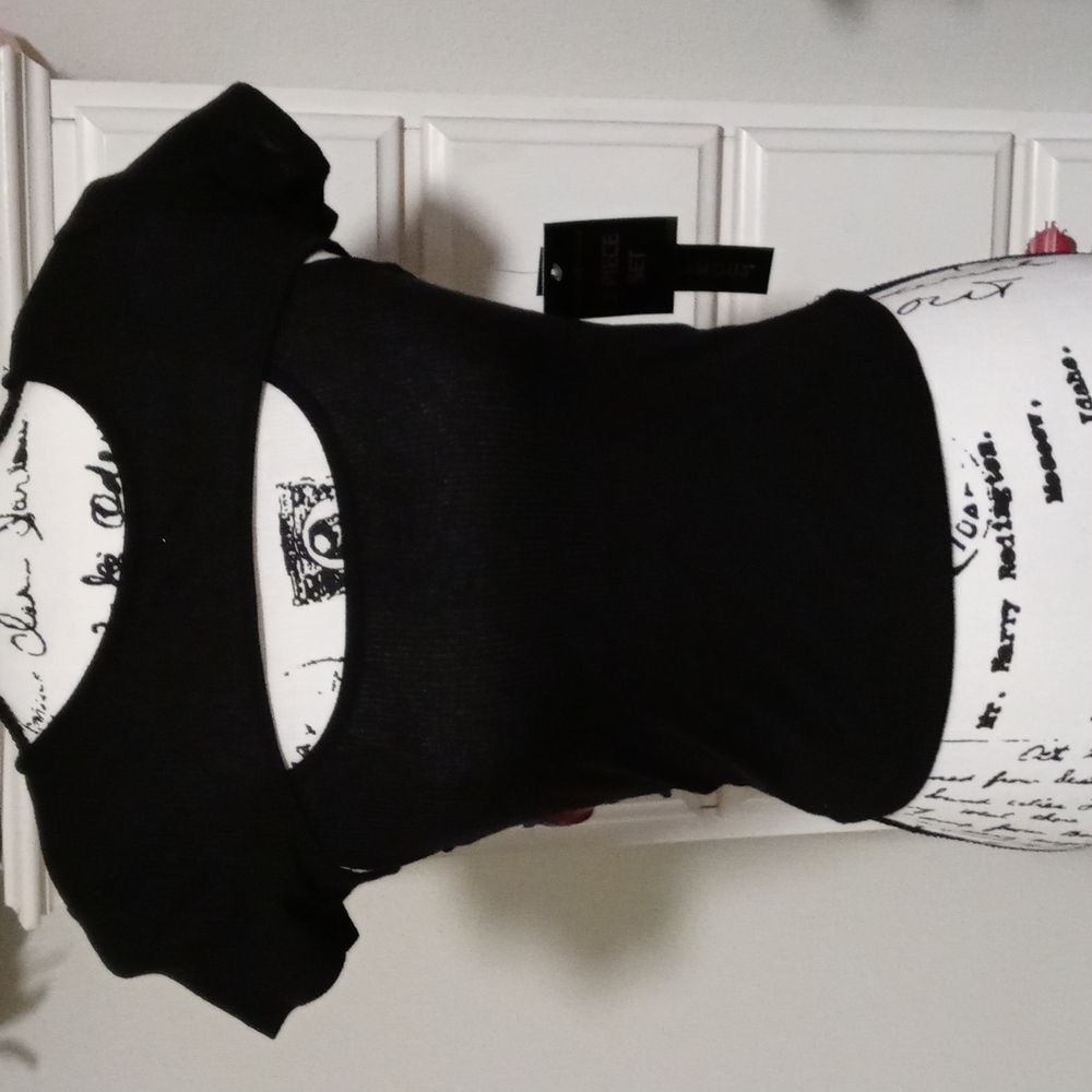 NWT Hot Topic 2pc top